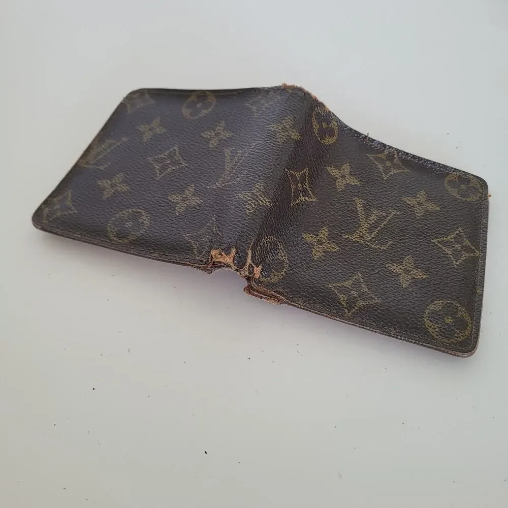 Vintage Louis Vuitton Men's LV Brown Bi-Fold Leather Wallet Monogram Classic 80s